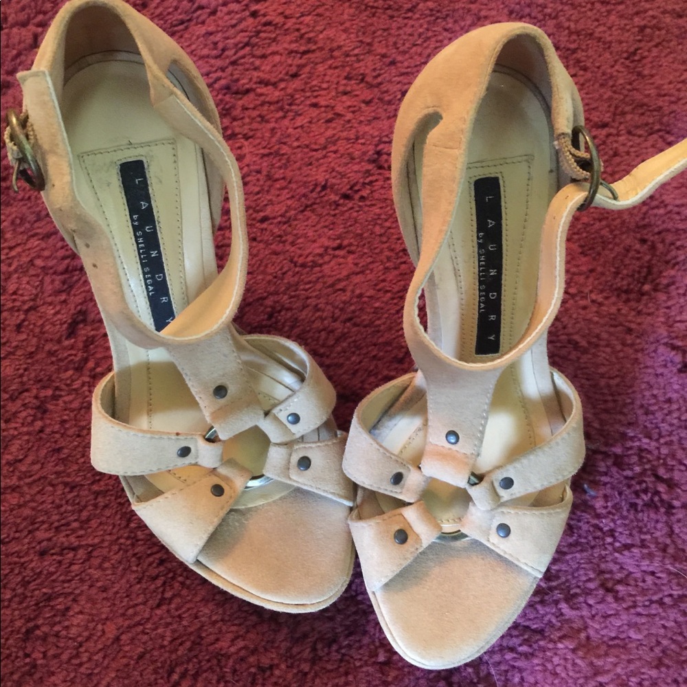 NWOT Gorgeous Laundry by Shelly Segal heels